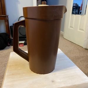 Tupperware 1/2 gallon Pitcher